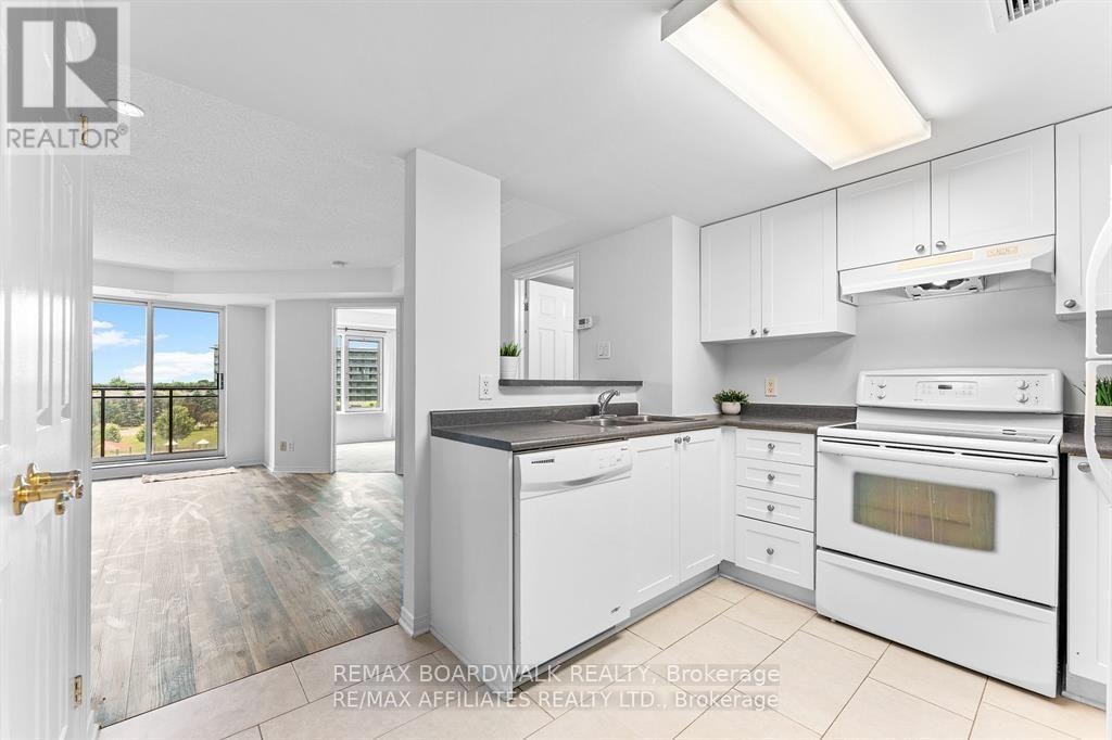 5S-310 Central Park Drive, Ottawa, ON, K2C 4G4 - 5
