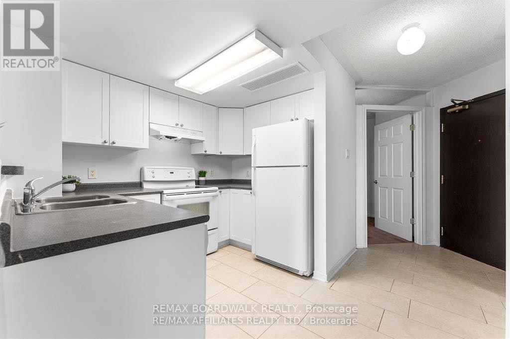 5S-310 Central Park Drive, Ottawa, ON, K2C 4G4 - 6