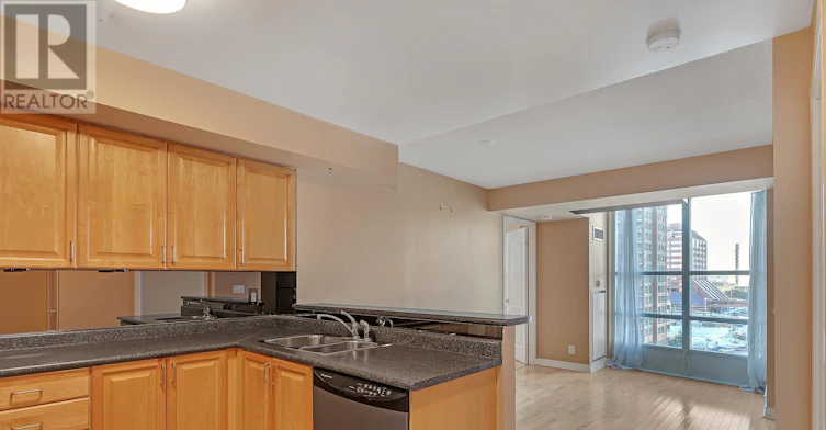 906-33 Elm Drive W, Mississauga, ON, L5B 4M2 - 4