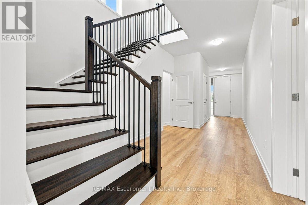 106 Valley Trail Place, Hamilton, ON, L8B 2A2 - 6