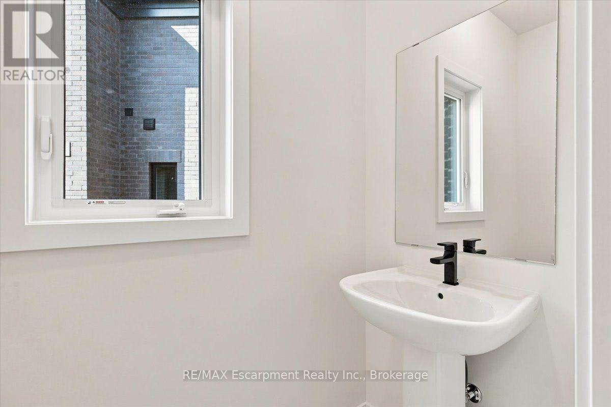 106 Valley Trail Place, Hamilton, ON, L8B 2A2 - 8