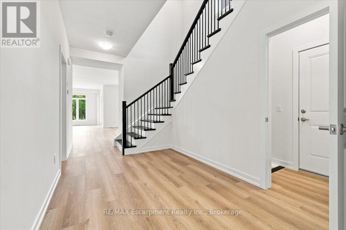 106 Valley Trail Place, Hamilton, ON, L8B 2A2 - 7
