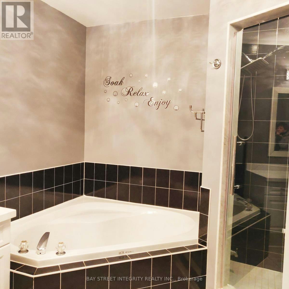 2054 Glenhampton Road, Oakville, ON, L6M 3T9 - 10