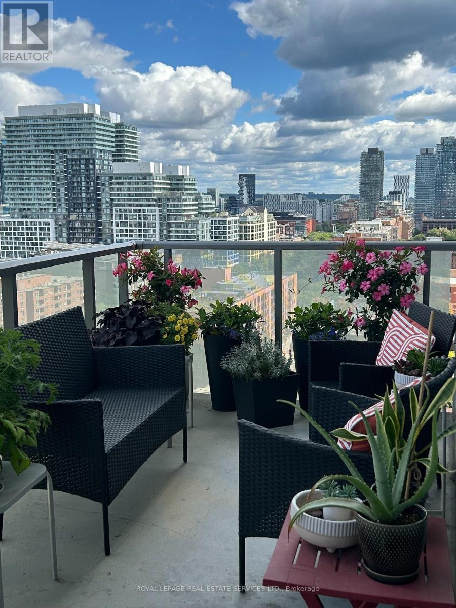 1605-1 Market Street, Toronto, ON, M5E 0A2