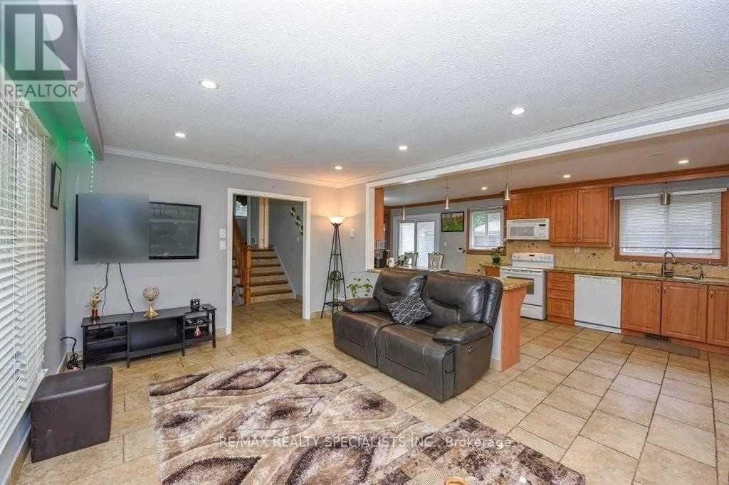 2 Marchbank Crescent, Brampton, ON, L6S 3B1 - 8