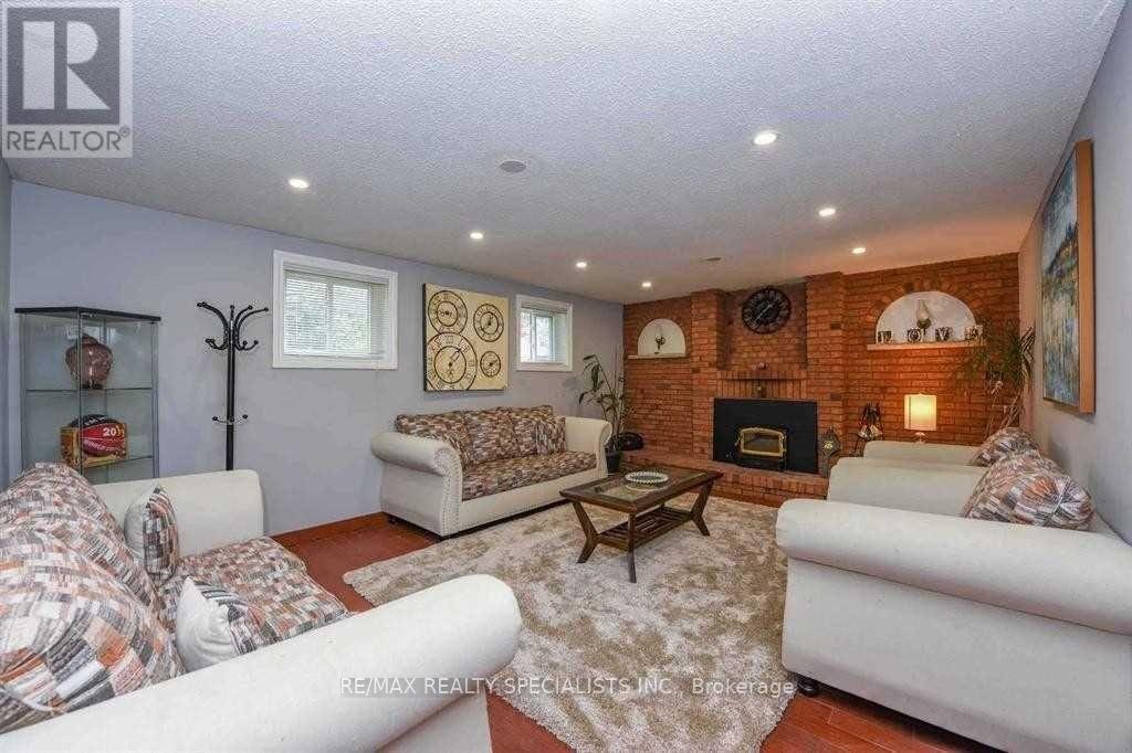 2 Marchbank Crescent, Brampton, ON, L6S 3B1 - 26