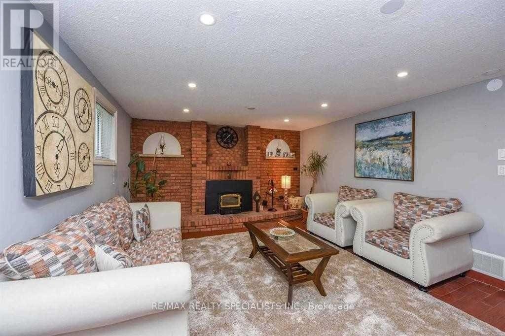 2 Marchbank Crescent, Brampton, ON, L6S 3B1 - 27