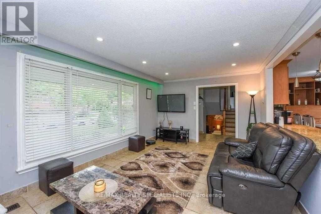 2 Marchbank Crescent, Brampton, ON, L6S 3B1 - 7