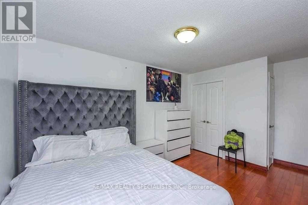 2 Marchbank Crescent, Brampton, ON, L6S 3B1 - 23