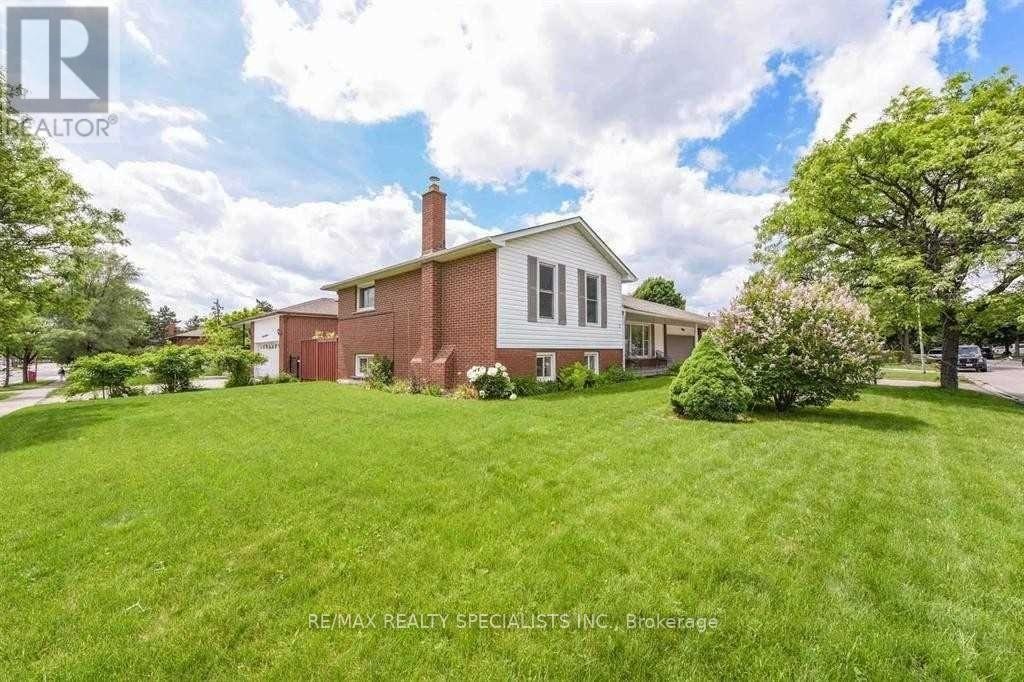 2 Marchbank Crescent, Brampton, ON, L6S 3B1 - 2