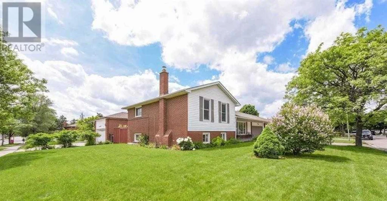 2 Marchbank Crescent, Brampton, ON, L6S 3B1 - 2