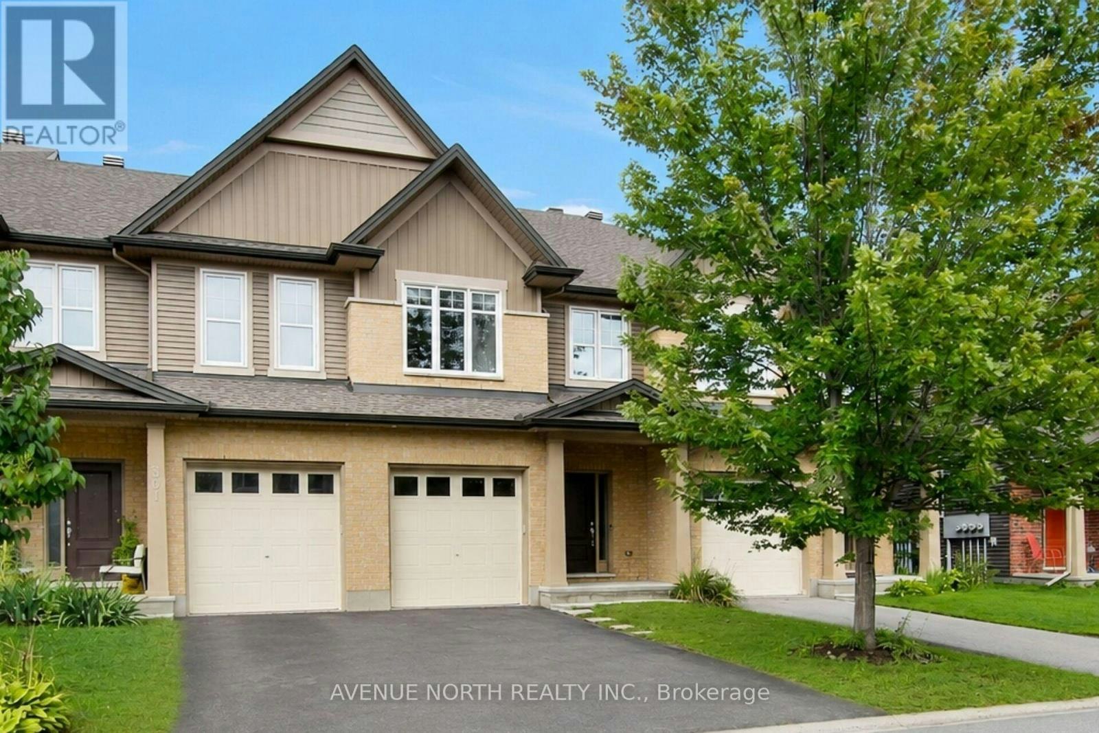 303 Wood Acres Grove, Ottawa, ON, K1T 0M5