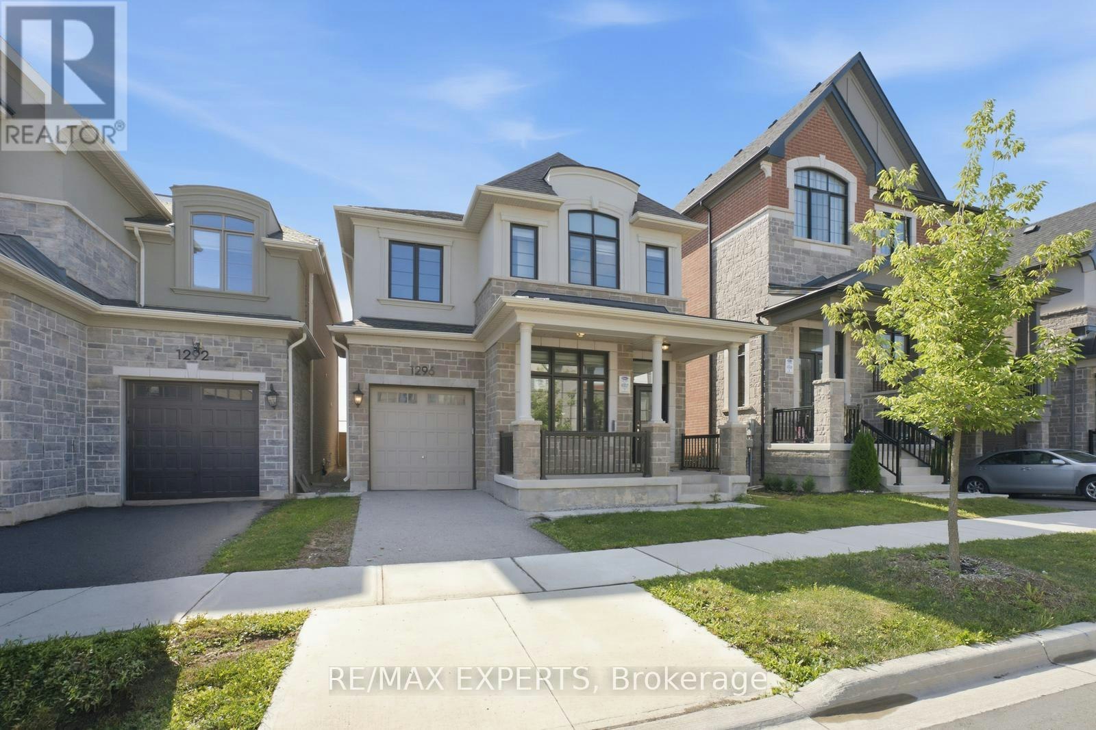 1296 Aymond Crescent W, Oakville, ON, L6H 7W8