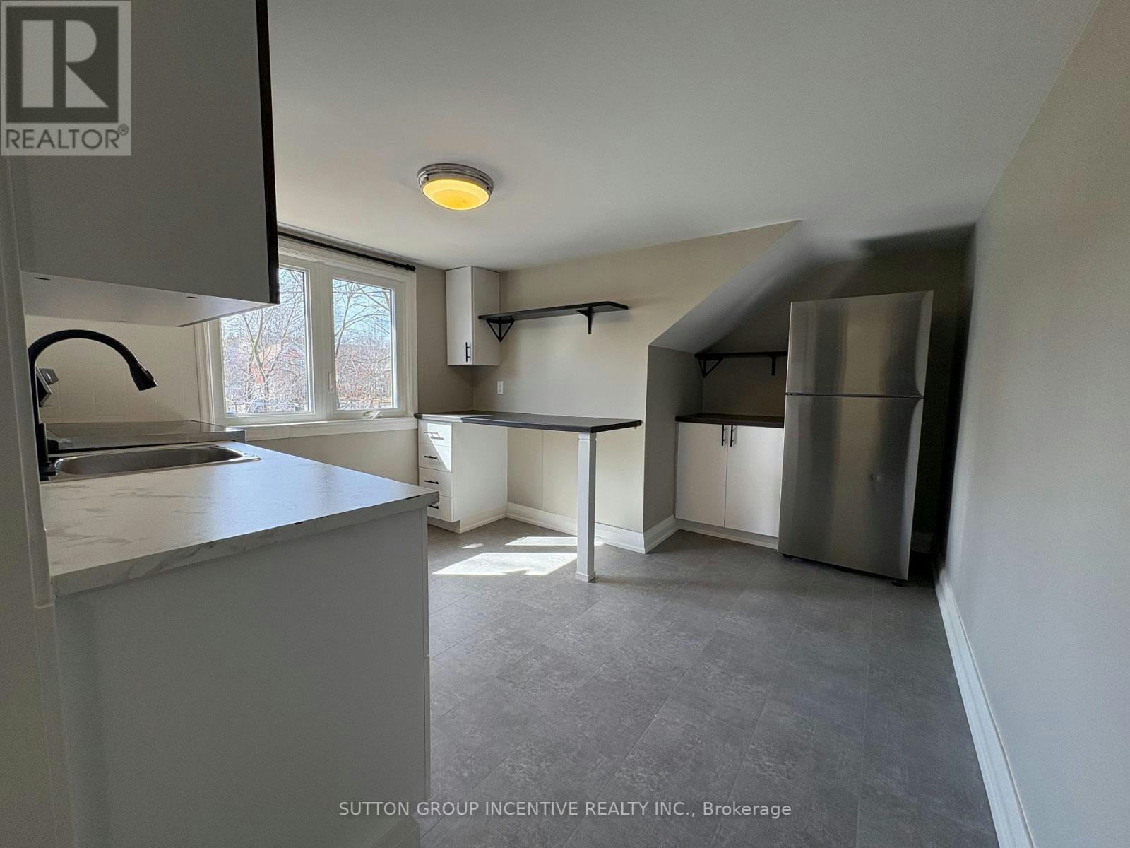 UPPER-20 Bayview Drive, Barrie, ON, L4N 3N5 - 5