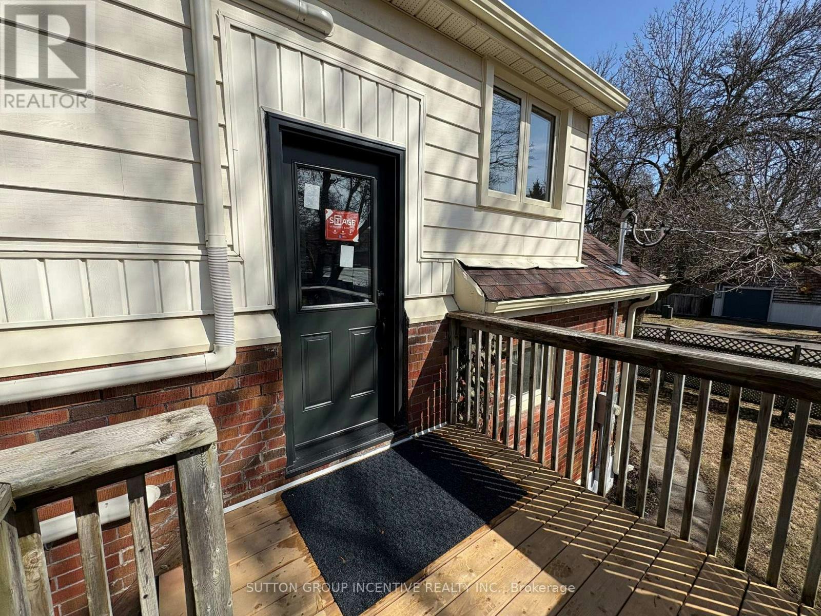 UPPER-20 Bayview Drive, Barrie, ON, L4N 3N5 - 3