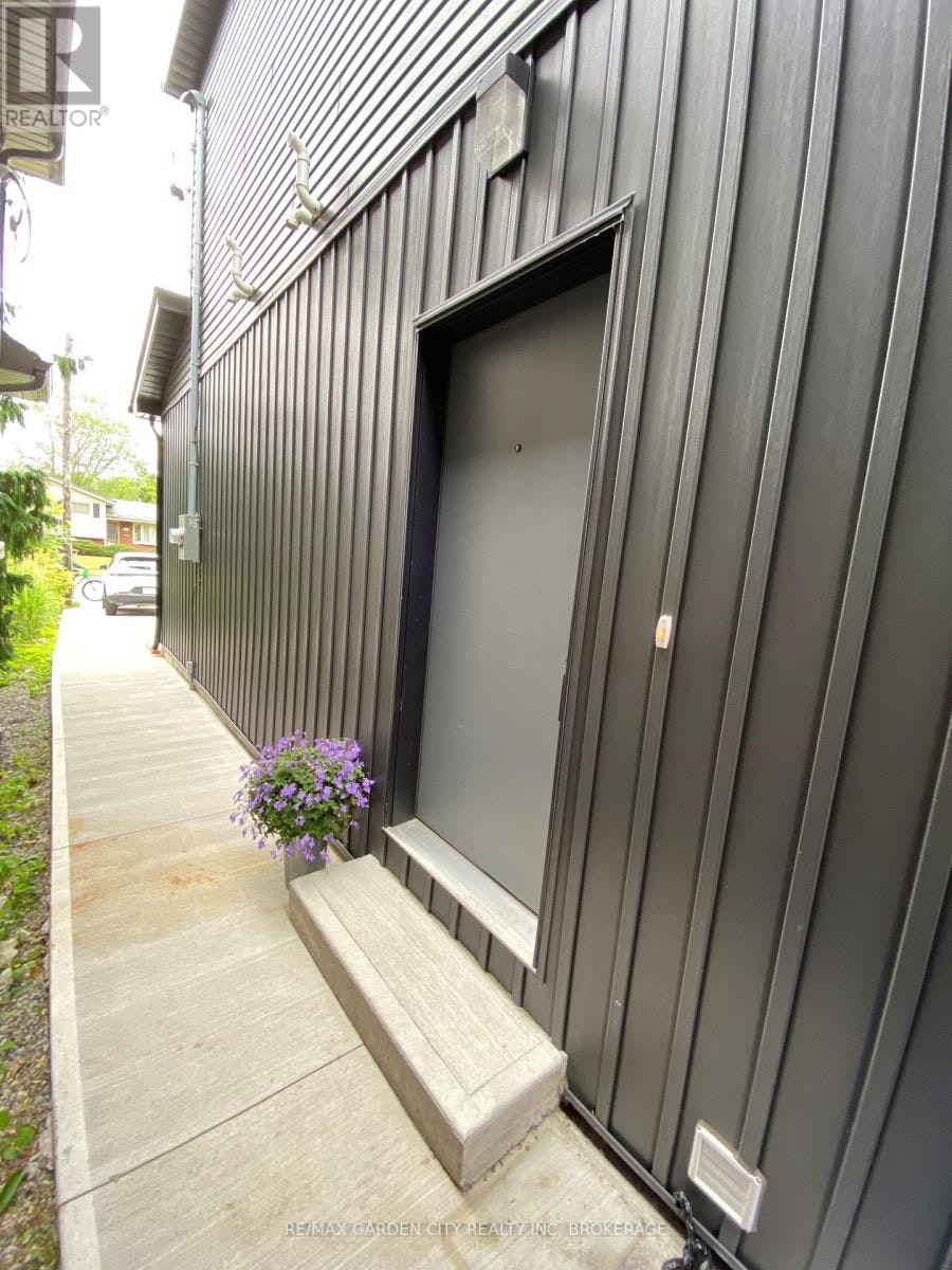 LOWER-618 Clare Avenue, Welland, ON, L3C 3C1 - 2