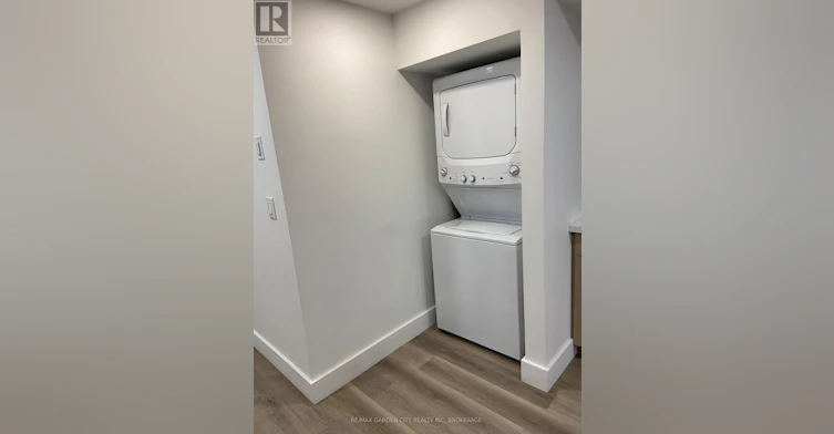 LOWER-618 Clare Avenue, Welland, ON, L3C 3C1 - 13