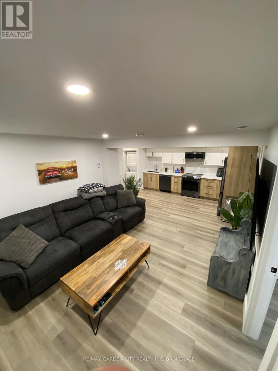 LOWER-618 Clare Avenue, Welland, ON, L3C 3C1 - 8