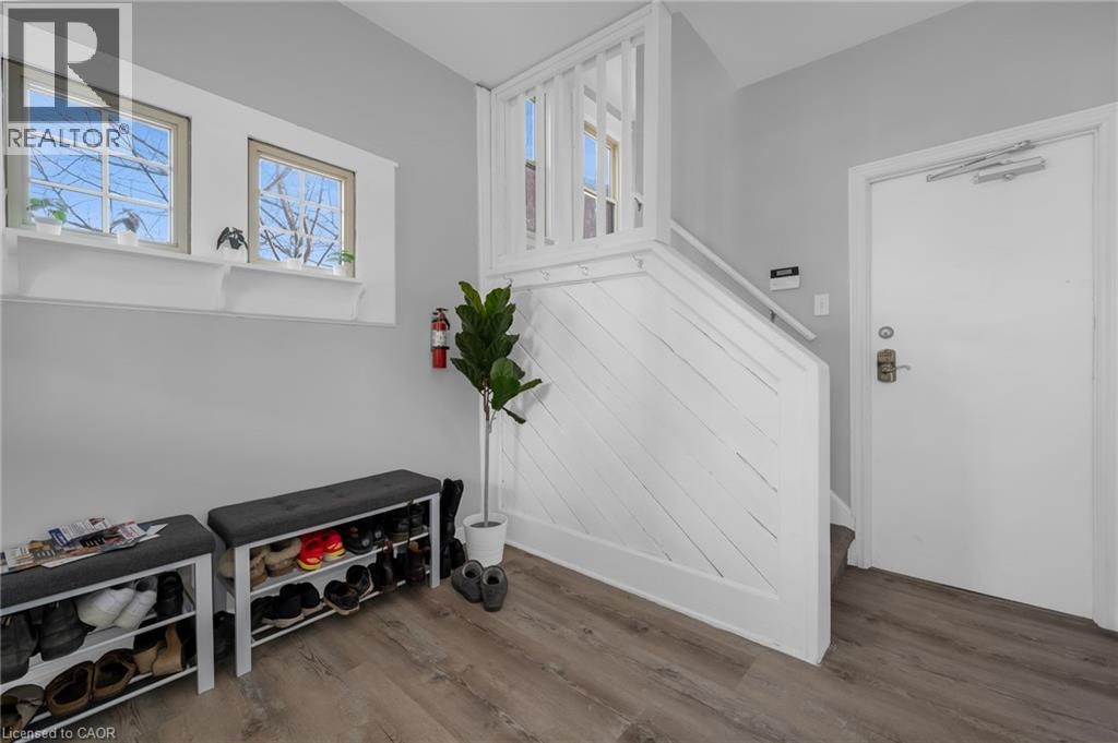 UPPER-9 Melrose Avenue S, Hamilton, ON, L8M 2Y4 - 4
