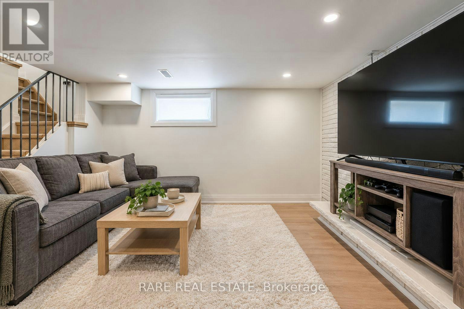 1-27 Fairbank Avenue, Toronto, ON, M6E 3Y5