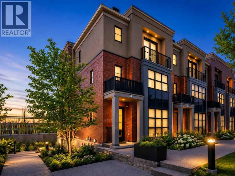 701 Aspen Meadows Hill SW, Calgary, AB, T3H 0G4