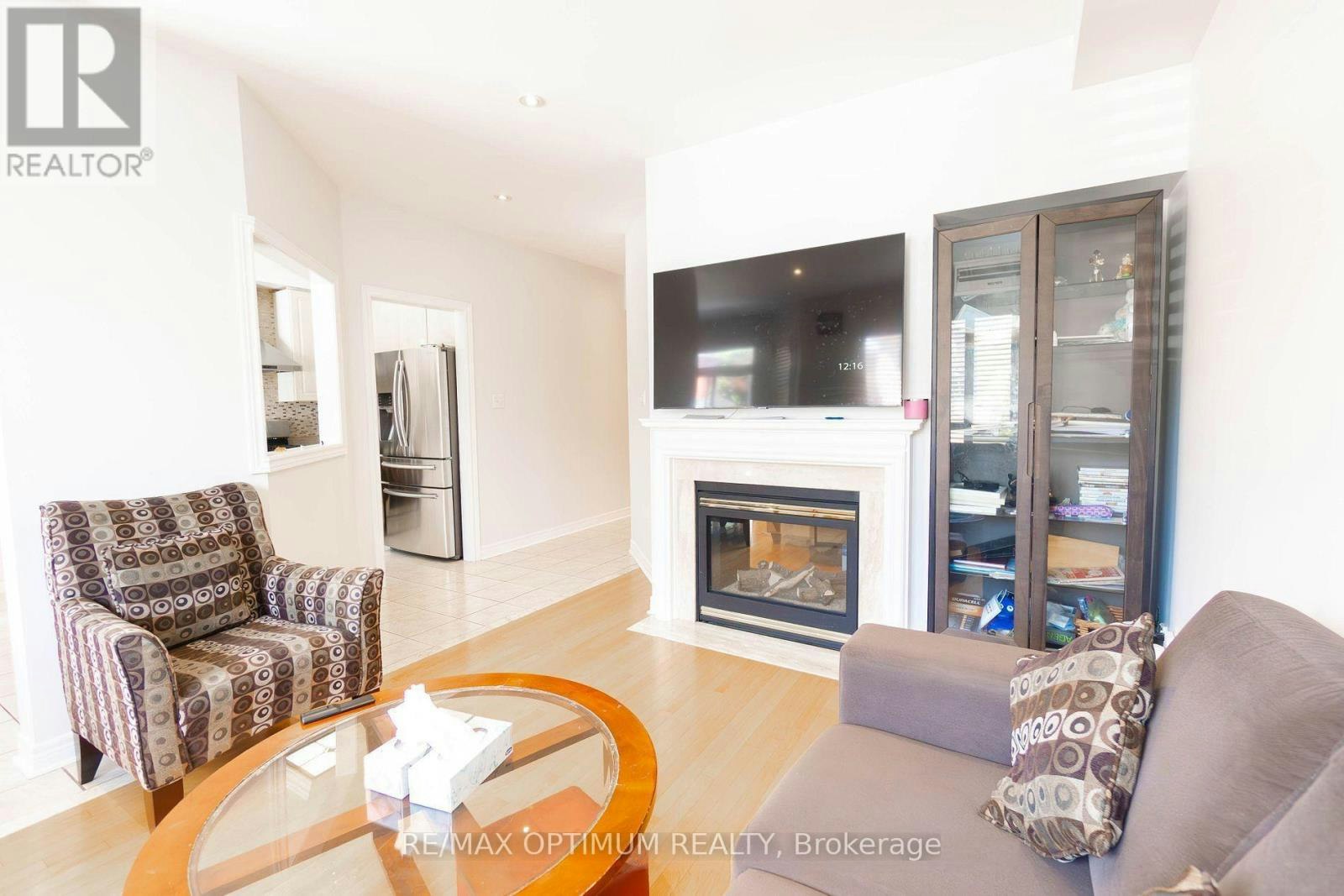 545 Warhol Way, Mississauga, ON, L5W 1M2 - 9