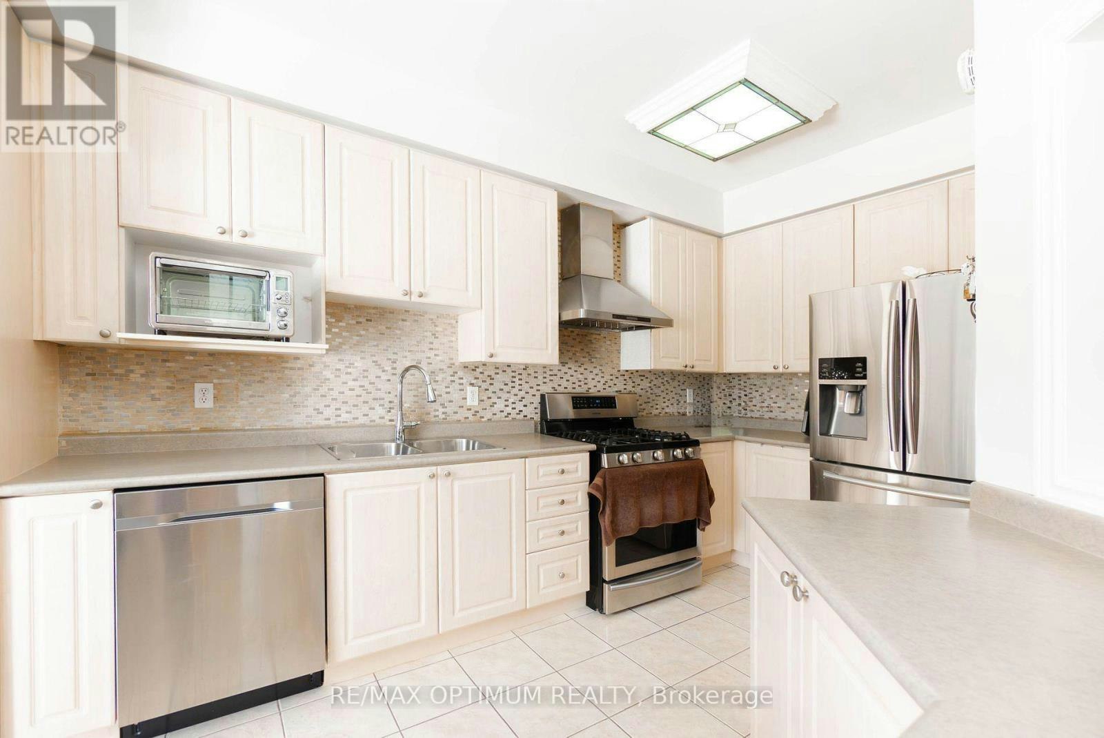 545 Warhol Way, Mississauga, ON, L5W 1M2 - 12