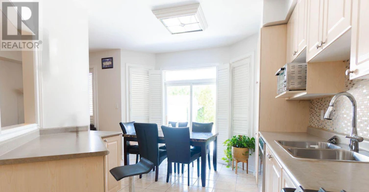 545 Warhol Way, Mississauga, ON, L5W 1M2 - 14