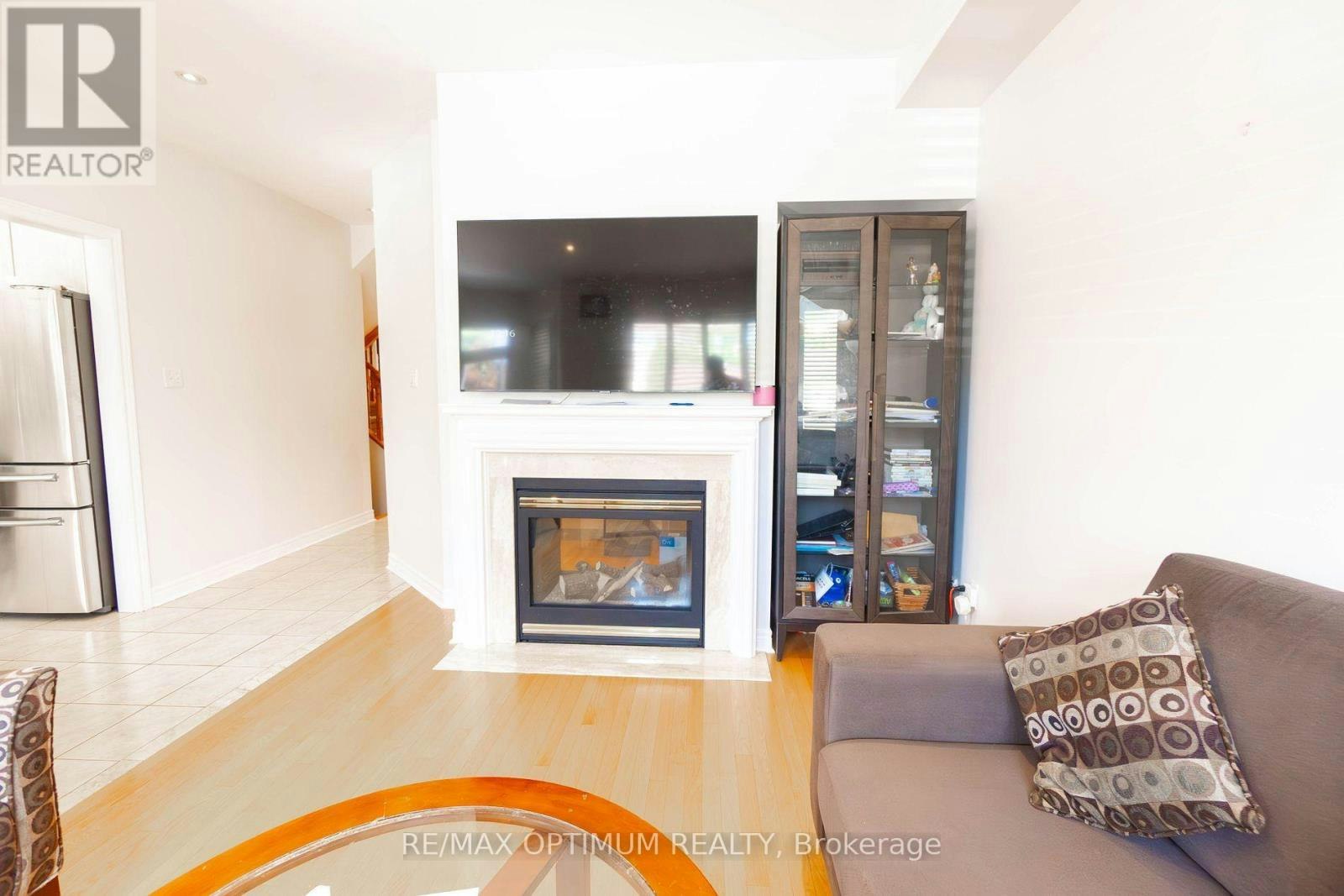 545 Warhol Way, Mississauga, ON, L5W 1M2 - 11