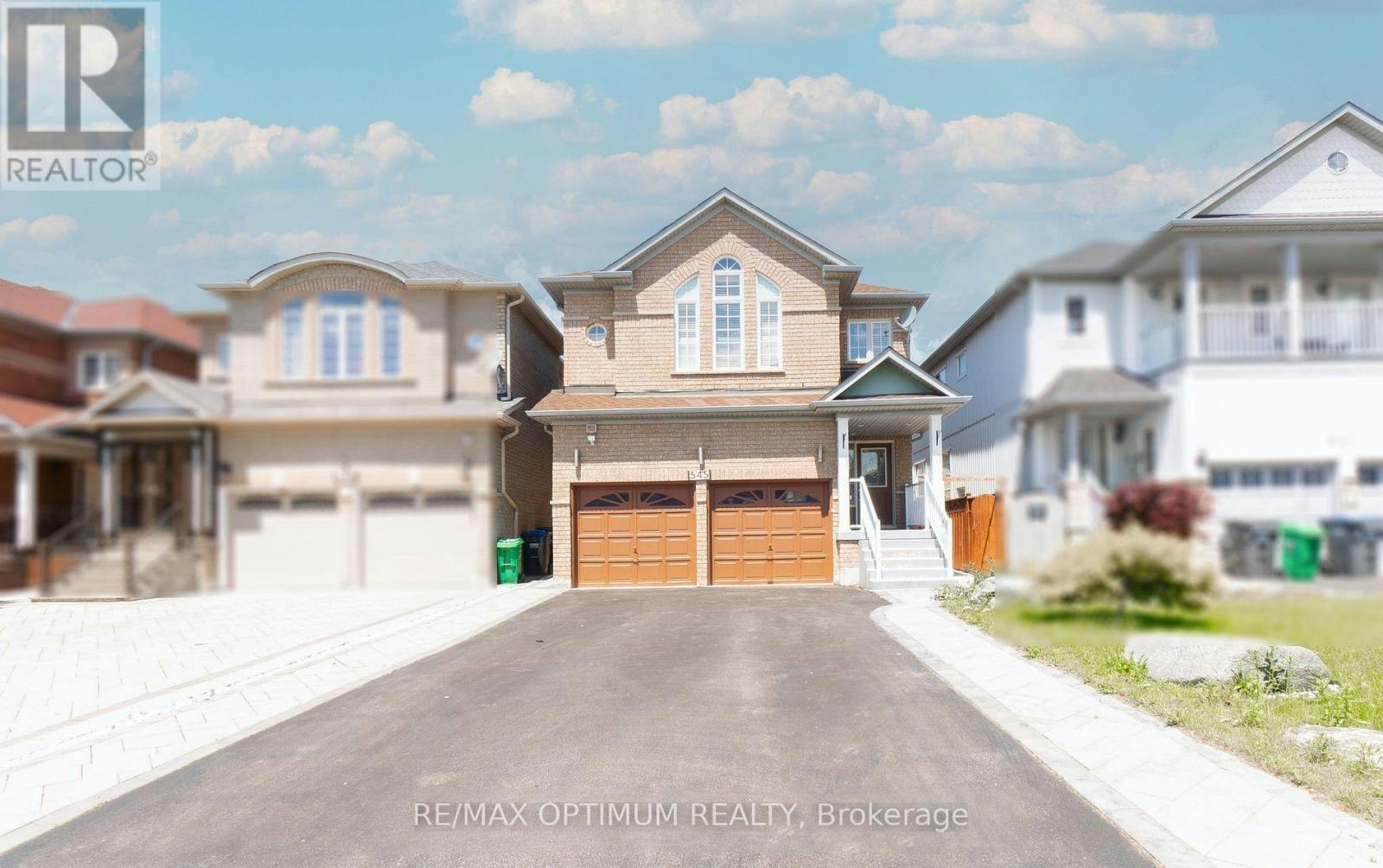 545 Warhol Way, Mississauga, ON, L5W 1M2