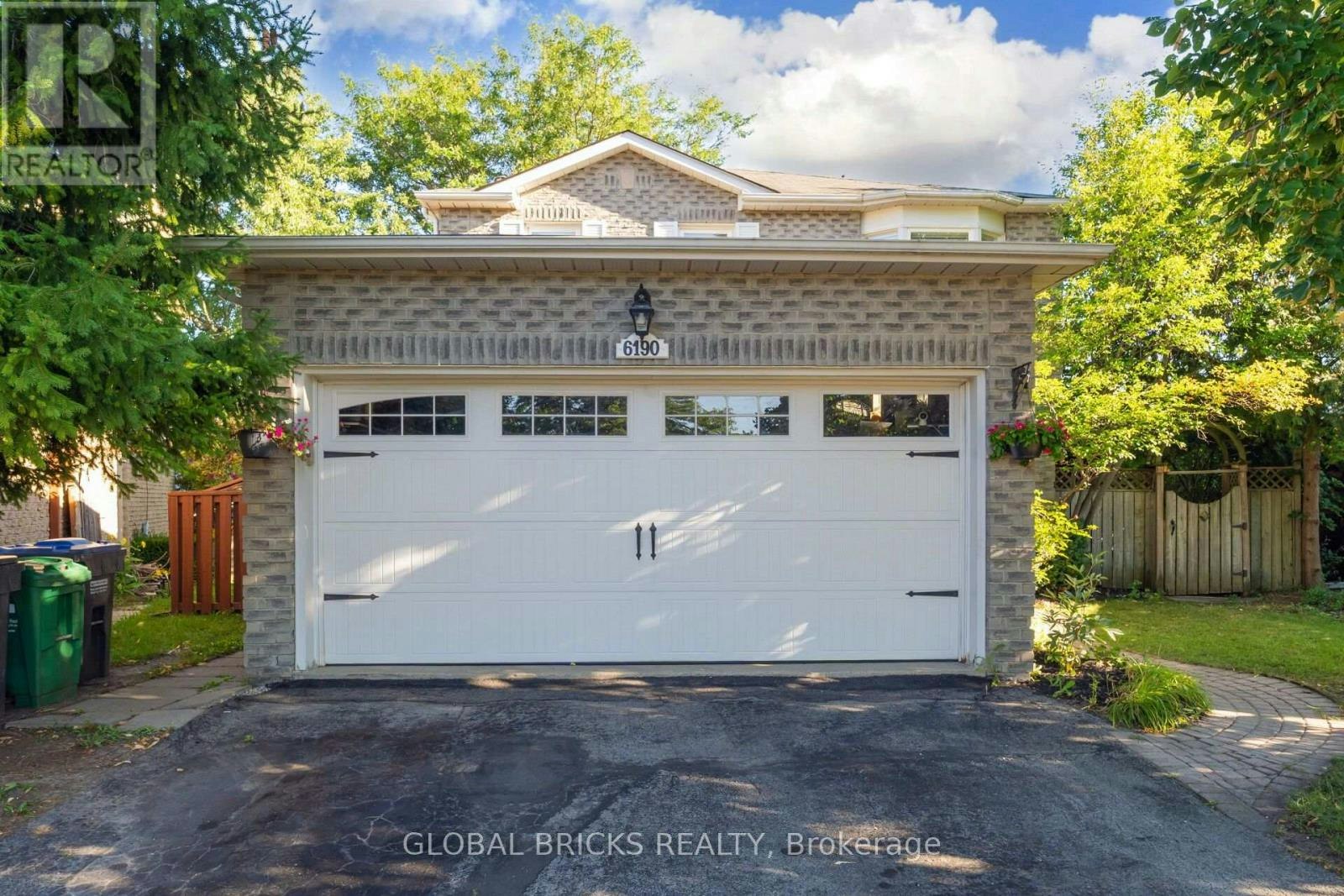6190 Saltmarsh Court, Mississauga, ON, L5N 5V8