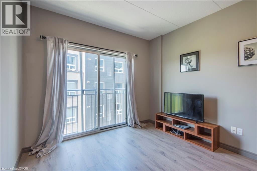609-321 Spruce Street, Waterloo, ON, N2L 0G4 - 3