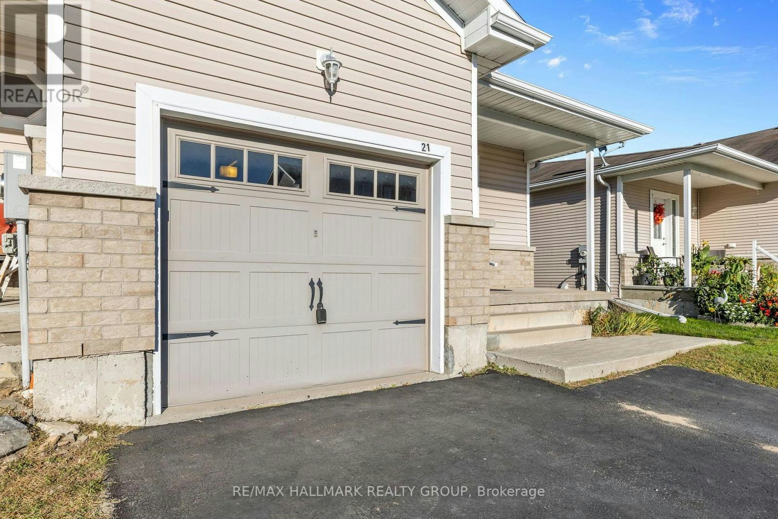 21-21 Perthmore Street, Perth, ON, K7H 3P1 - 2