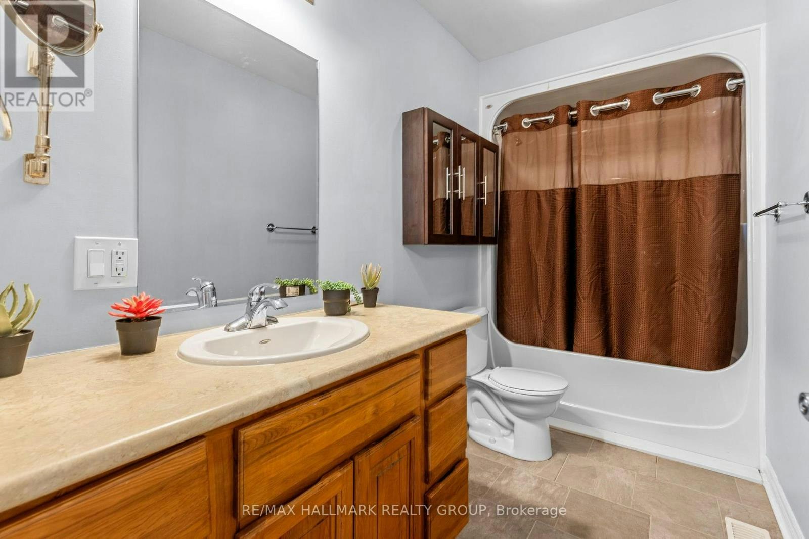 21-21 Perthmore Street, Perth, ON, K7H 3P1 - 21