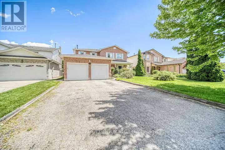 27 Gladiola Court, Whitby, ON, L1R 1N8 - 2
