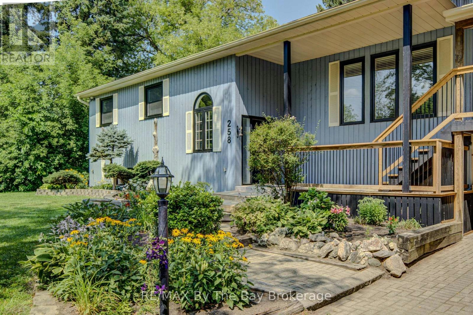 258 Sunnidale Street, Clearview, ON, L0M 1S0