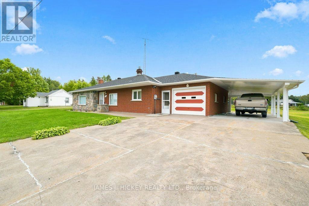 54 Ottawa Street, Laurentian Hills, ON, K0J 1J0