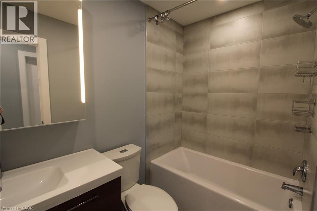 Upper-543 Dunbar Road S, Kitchener, ON, N2M 2X1 - 9
