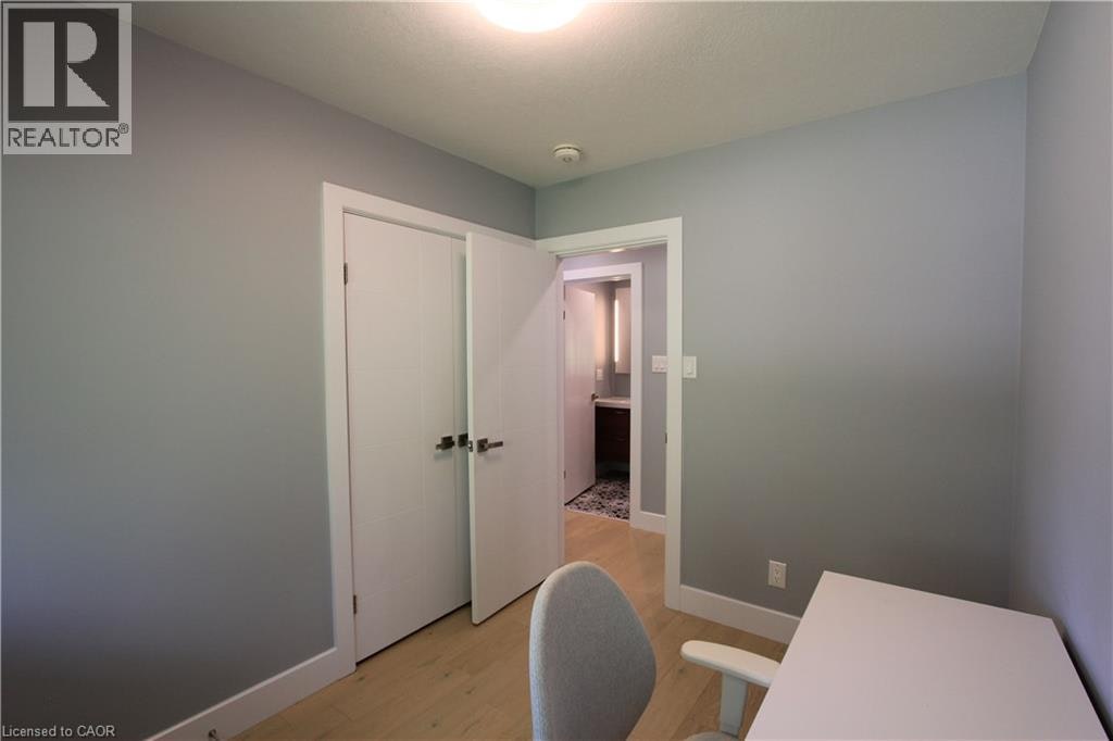 Upper-543 Dunbar Road S, Kitchener, ON, N2M 2X1 - 8