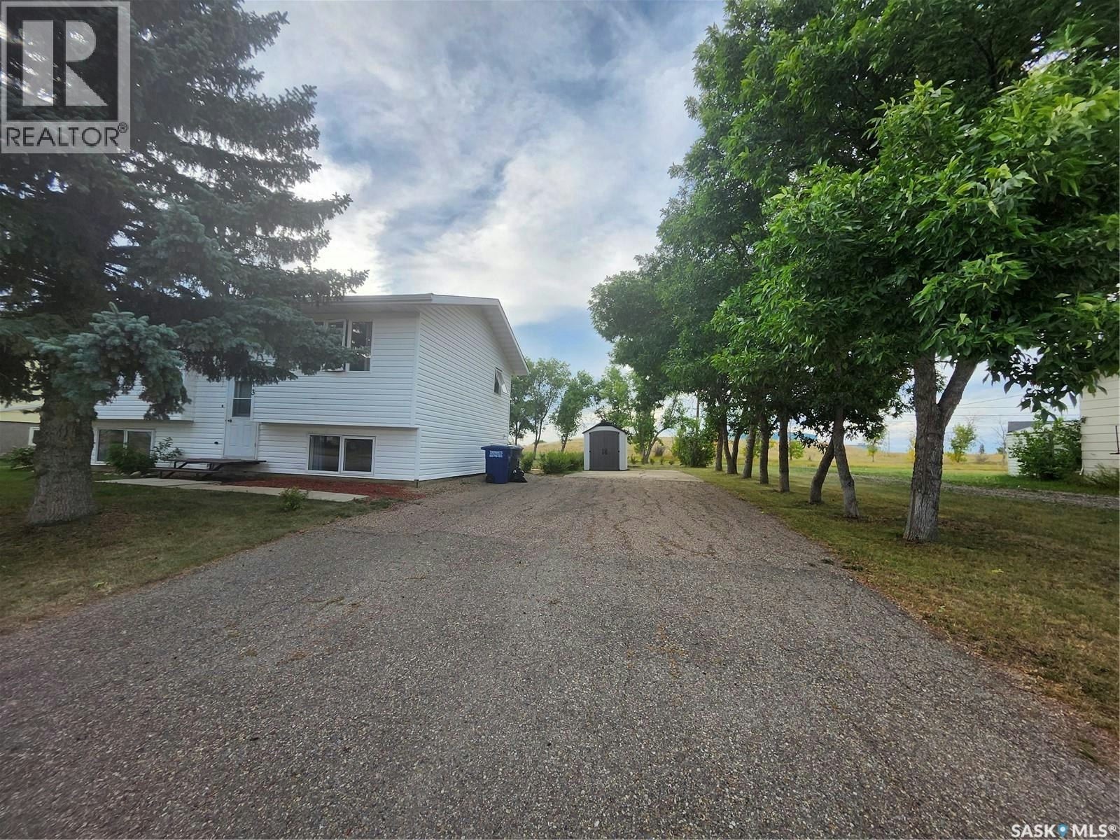413 2nd Street N, Cabri, SK, S0N 0J0