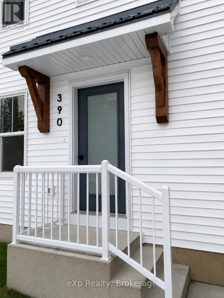 390 13th Street, Hanover, ON, N4N 1X9 - 2