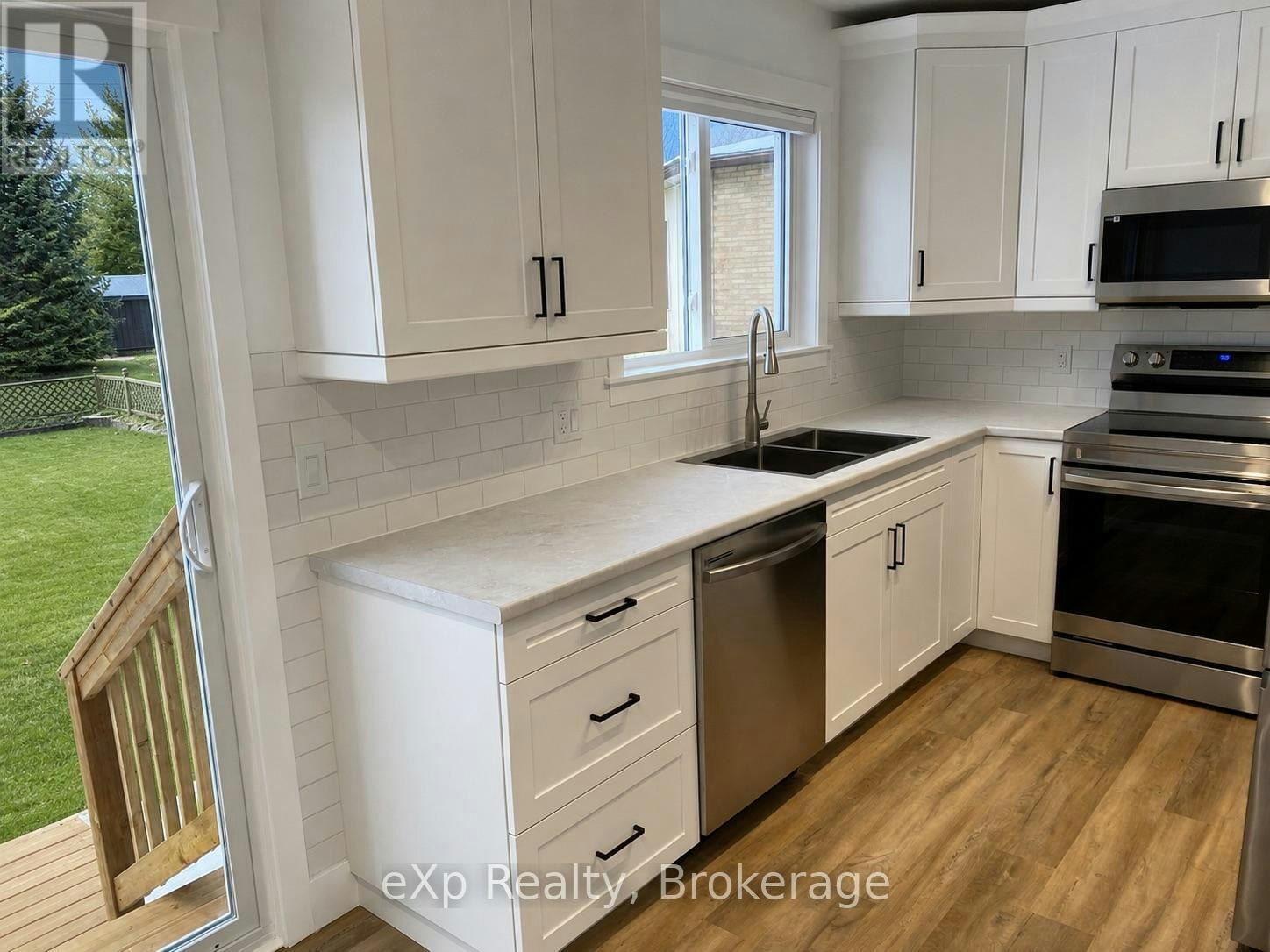 390 13th Street, Hanover, ON, N4N 1X9 - 3