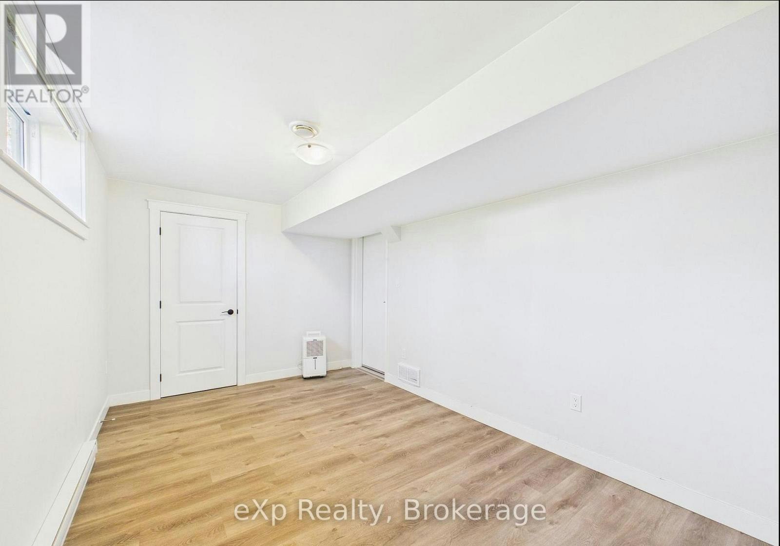 B LOWER-966 Charles Street, Kincardine, ON, N2Z 2C3 - 8