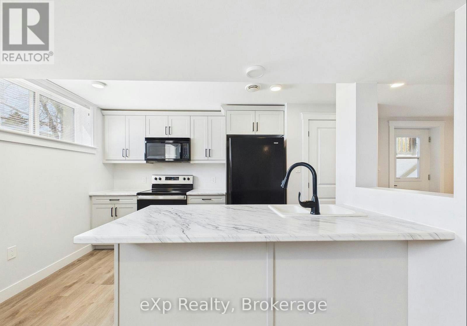 B LOWER-966 Charles Street, Kincardine, ON, N2Z 2C3 - 4