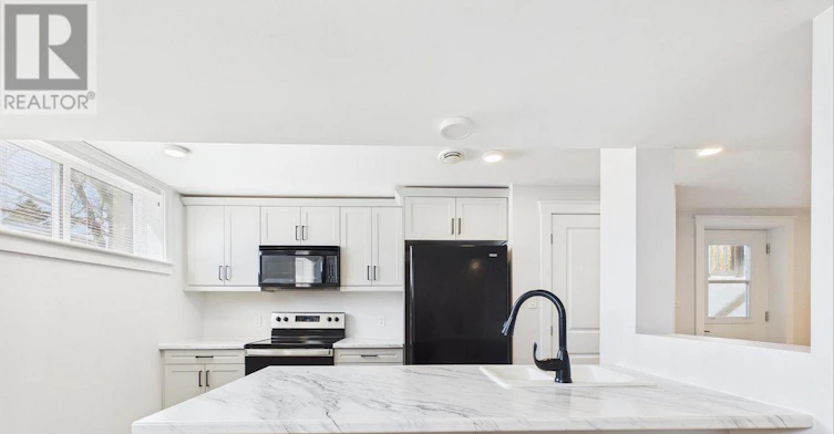 B LOWER-966 Charles Street, Kincardine, ON, N2Z 2C3 - 4