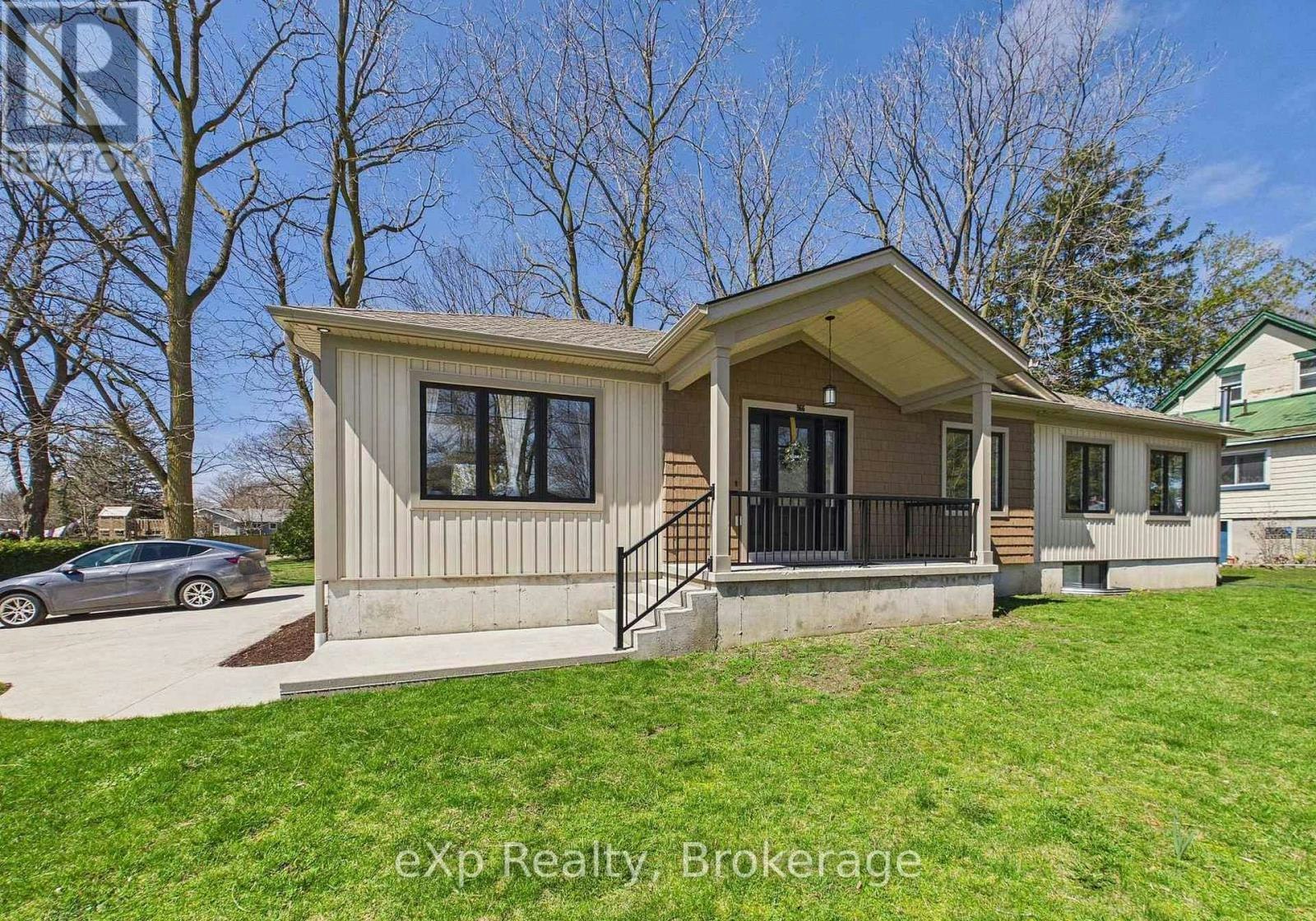 B LOWER-966 Charles Street, Kincardine, ON, N2Z 2C3