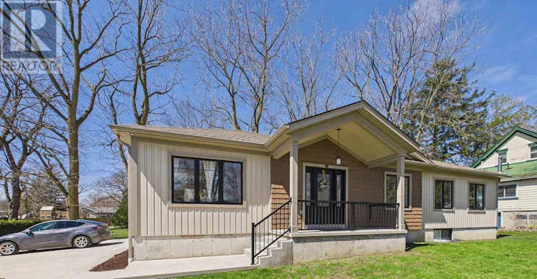 B LOWER-966 Charles Street, Kincardine, ON, N2Z 2C3