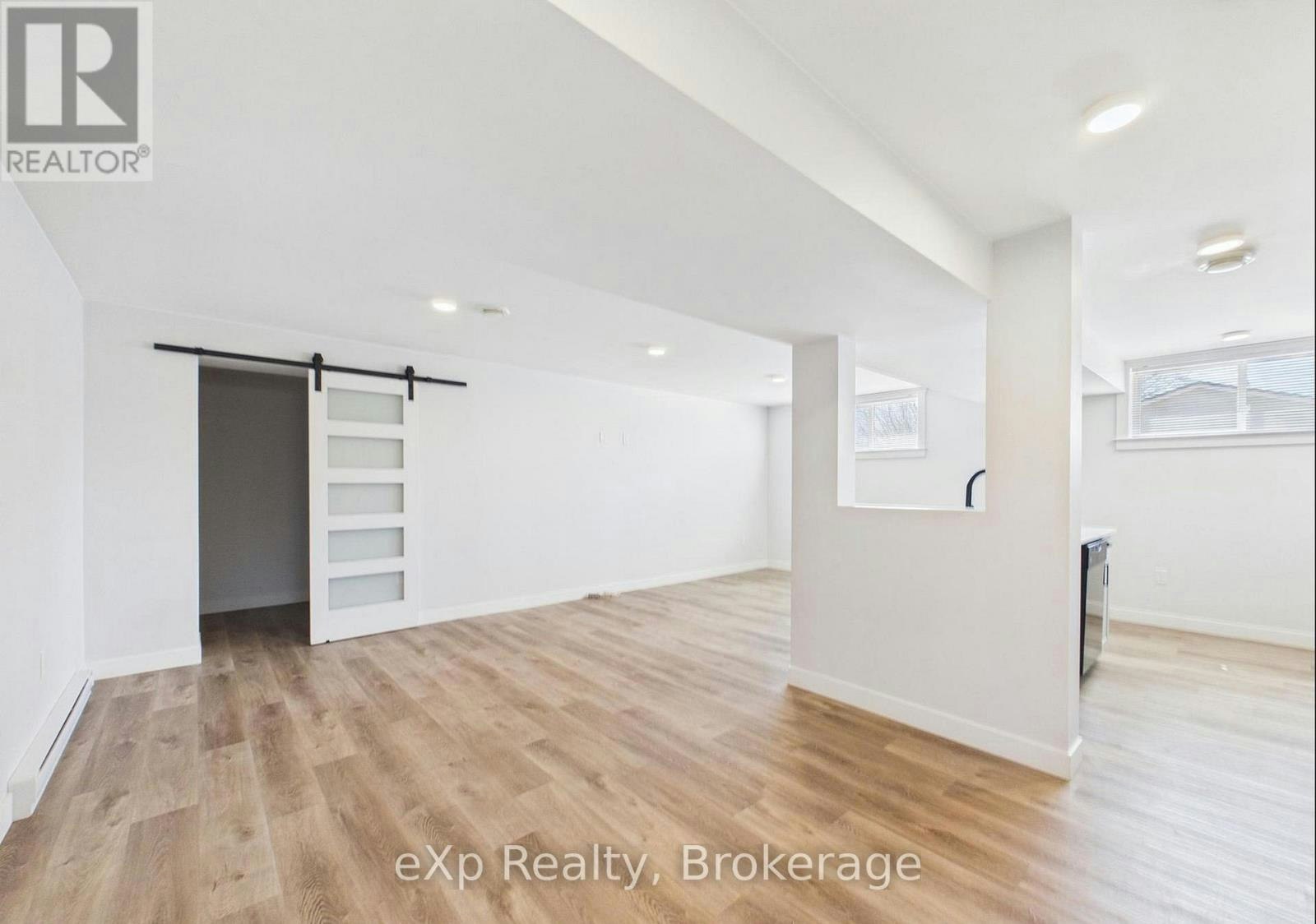 B LOWER-966 Charles Street, Kincardine, ON, N2Z 2C3 - 2
