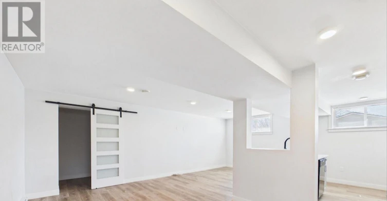 B LOWER-966 Charles Street, Kincardine, ON, N2Z 2C3 - 2