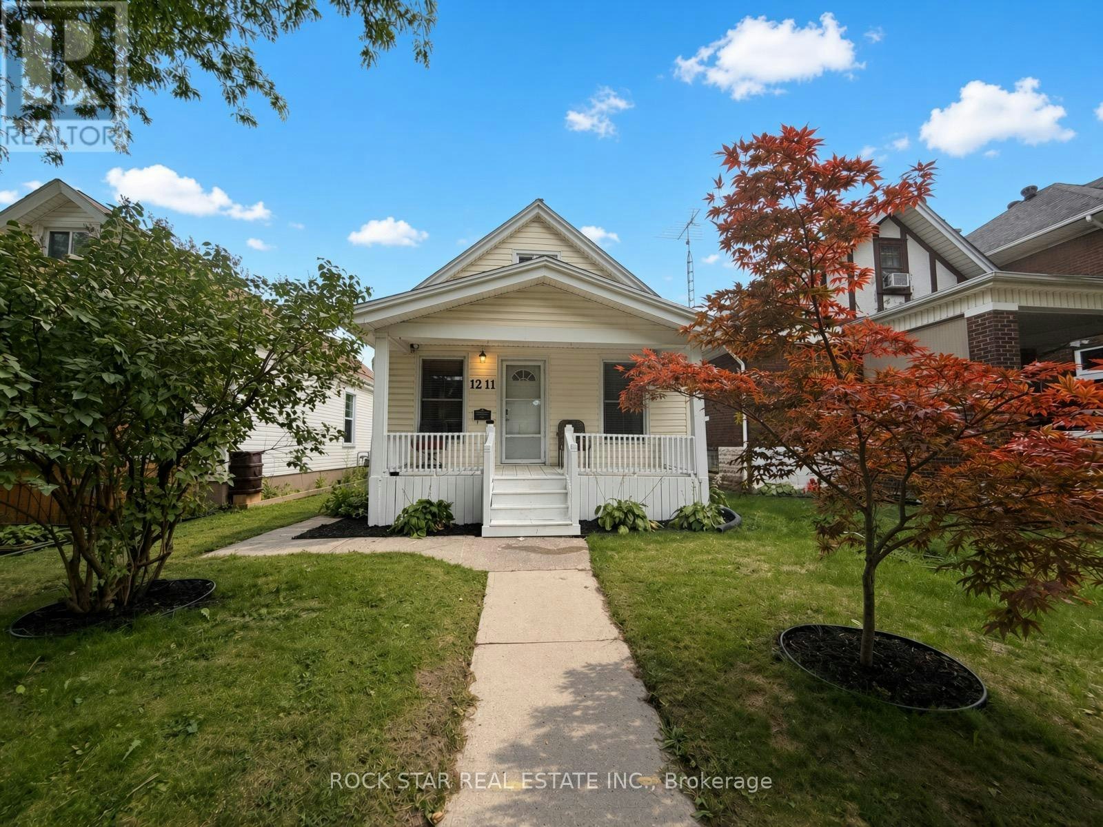 1211 Lincoln Road, Windsor, ON, N8Y 2H9